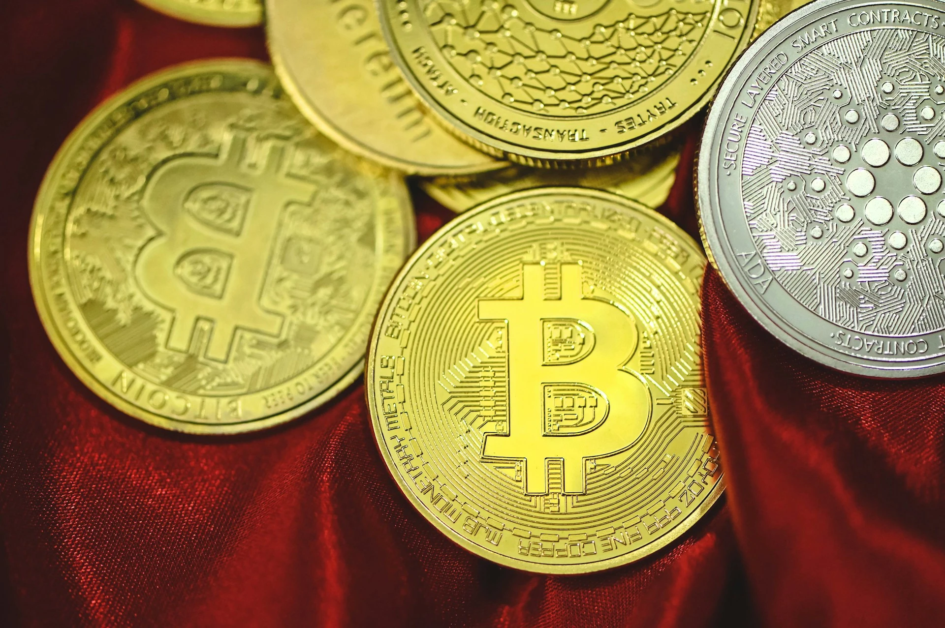 A CSOP lan&ccedil;a o primeiro ETF Inverso de Bitcoin da &Aacute;sia em Hong Kong