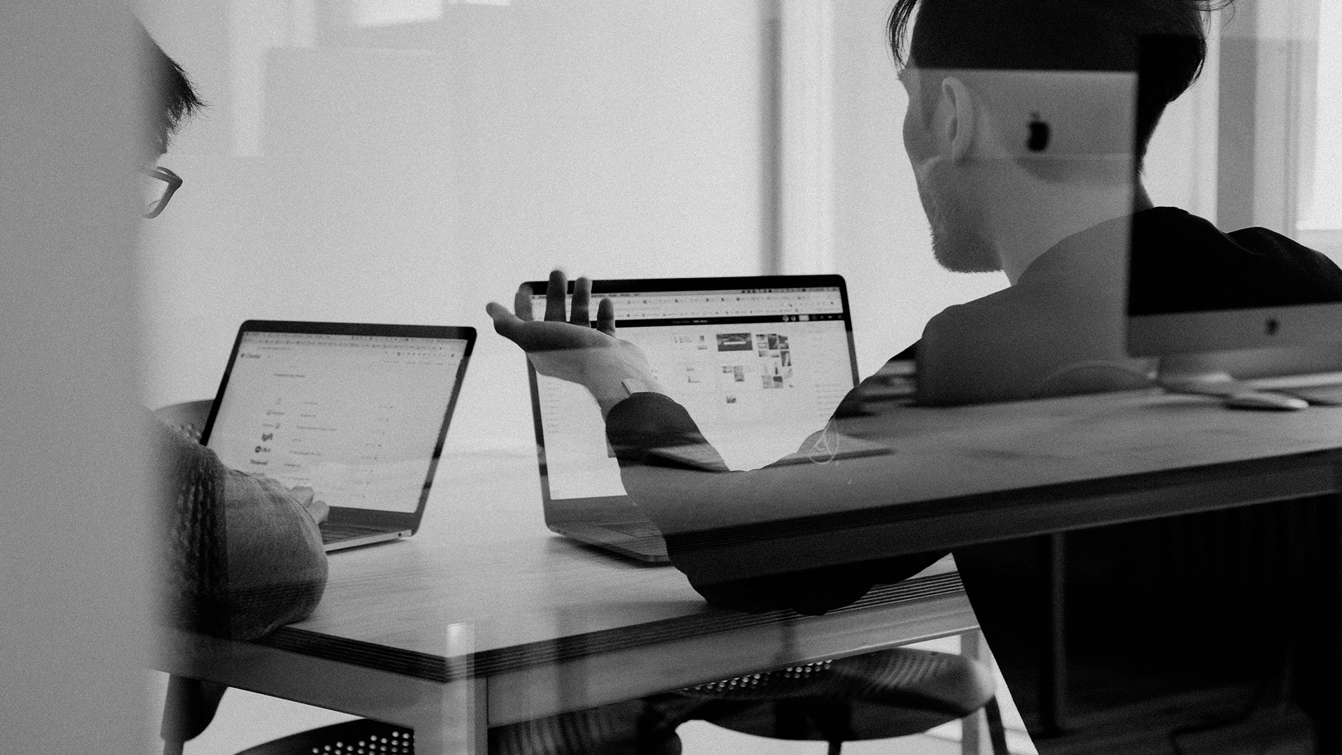 A OpenAI vai adquirir a empresa do ex-designer da Apple por $6,5 bilh&otilde;es
