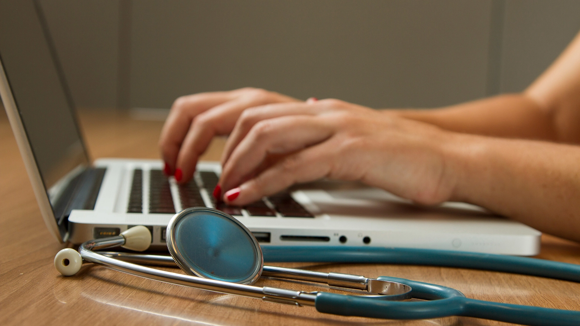 Médicos Usam IA para Contestar Negativas de Seguro